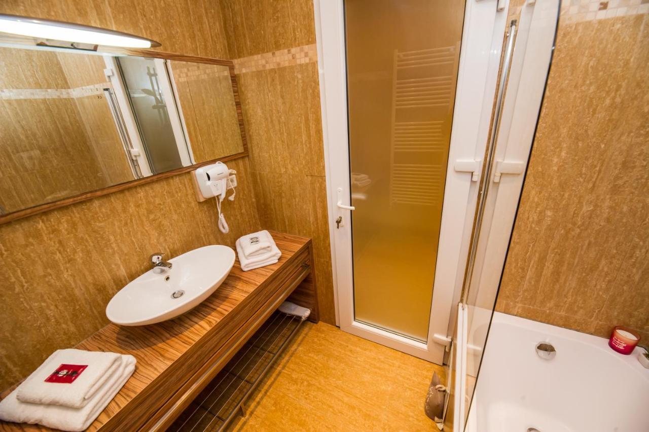 Central Park Residence Brasov Bagian luar foto